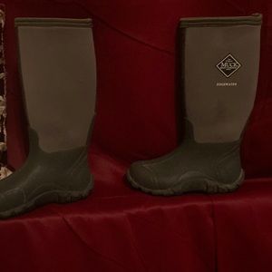 Muck boots